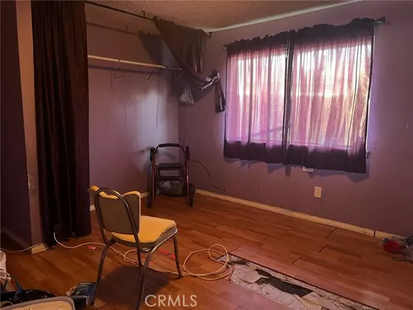 Highland, CA 92346,7824 Peacock