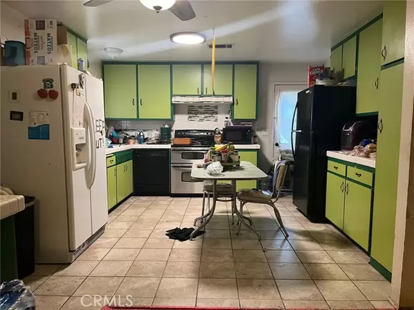 Highland, CA 92346,7824 Peacock