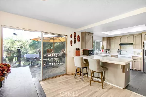 Fallbrook, CA 92028,2536 Valerie