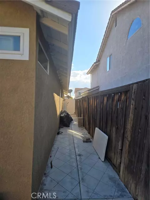 Perris, CA 92571,560 Coudures Way