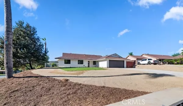 7695 Lakeside Dr, Jurupa Valley, CA 92509