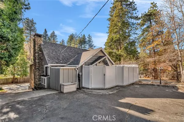 23023 Oak Lane, Crestline, CA 92325