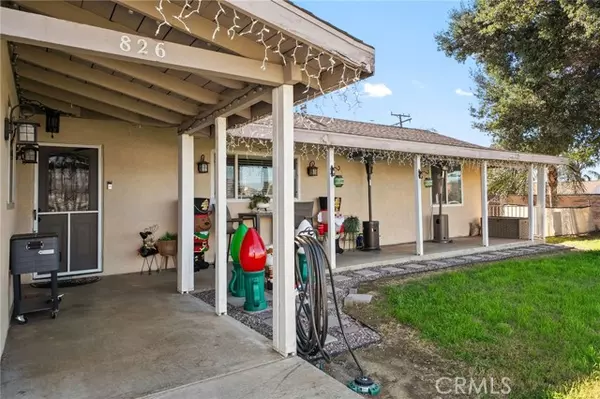 Riverside, CA 92507,826 W Main