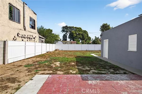 Compton, CA 90221,208 S Burris Avenue