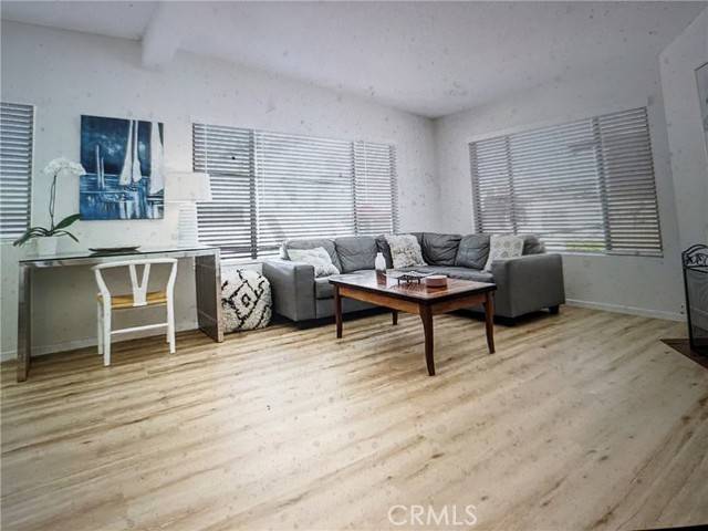 325 10th Place, Manhattan Beach, CA 90266