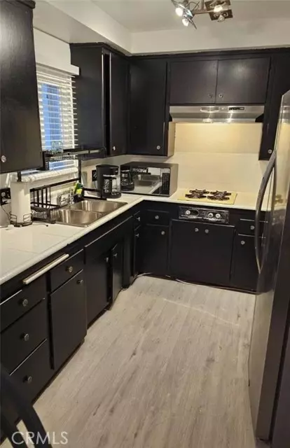 Inglewood, CA 90301,721 Larch Street #11