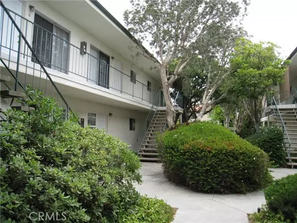1555 Artesia Boulevard, Manhattan Beach, CA 90266