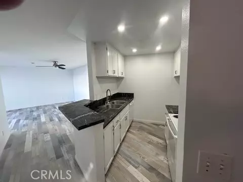 Redondo Beach, CA 90277,650 The Village #106