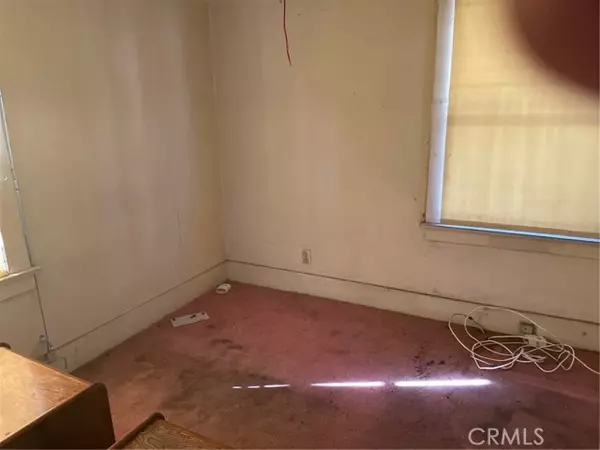 Los Angeles, CA 90011,5125 Woodlawn