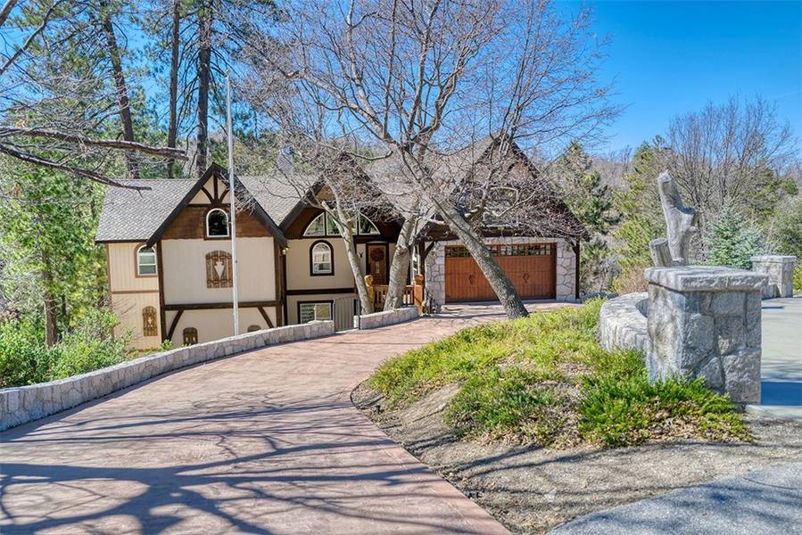 28571 Manitoba Drive, Lake Arrowhead, CA 92352