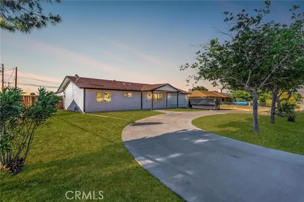 20988 Quileute Road, Apple Valley, CA 92308