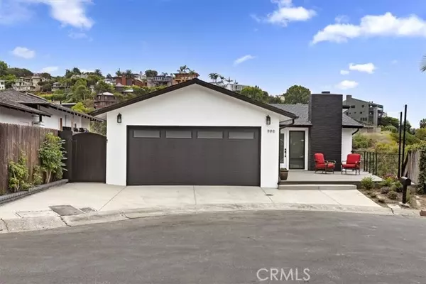 Laguna Beach, CA 92651,990 Meadowlark Drive