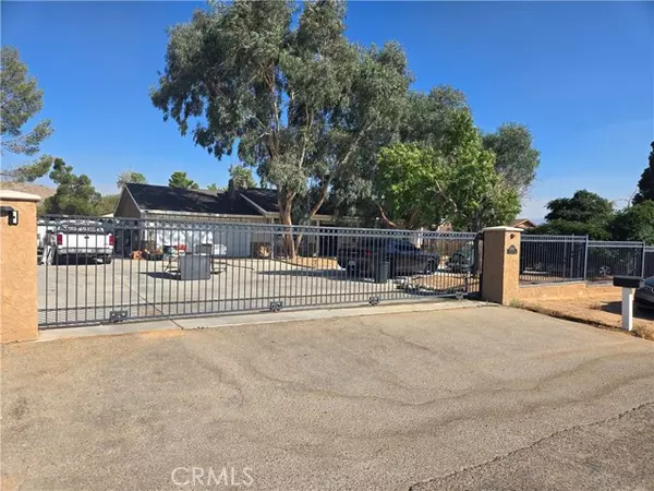 16815 Neenach Road, Apple Valley, CA 92307