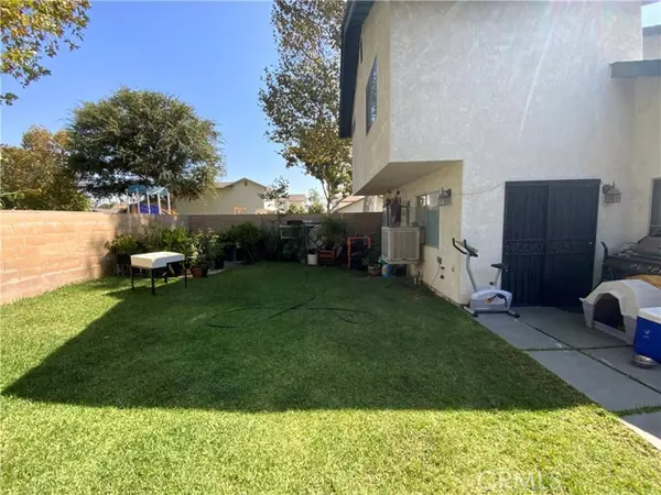 Fontana, CA 92336,15696 Paine Street #24