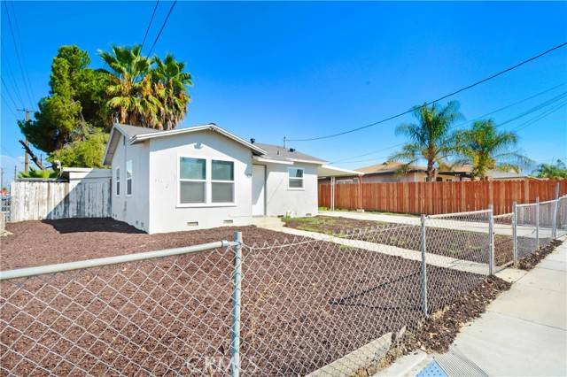 424 W Acacia Avenue, Hemet, CA 92543