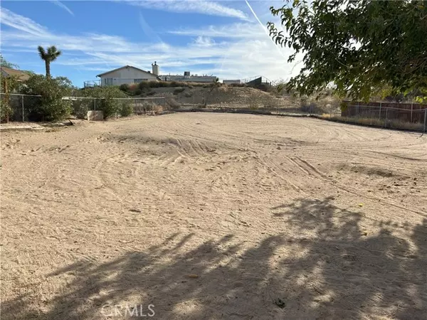 Victorville, CA 92394,15985 Llano Lane