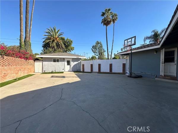 2040 Bronson Way, Riverside, CA 92506