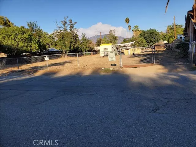 6955 Perris Hill Rd, San Bernardino, CA 92404