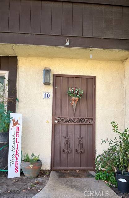 1097 Santo Antonio Drive #10, Colton, CA 92324