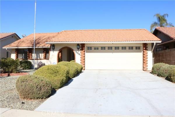 2186 Redwood Drive, Hemet, CA 92545