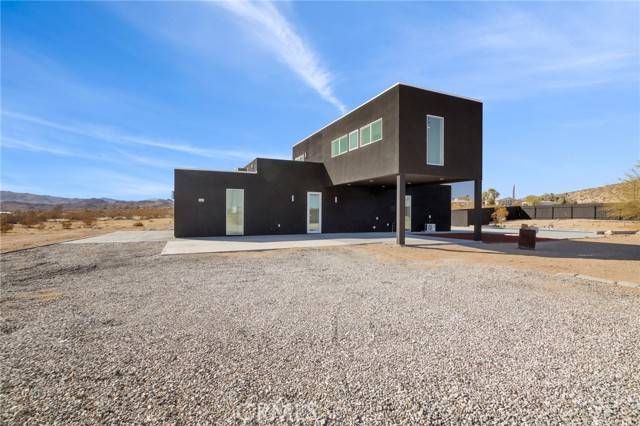 3460 Stonehill Avenue, Joshua Tree, CA 92252