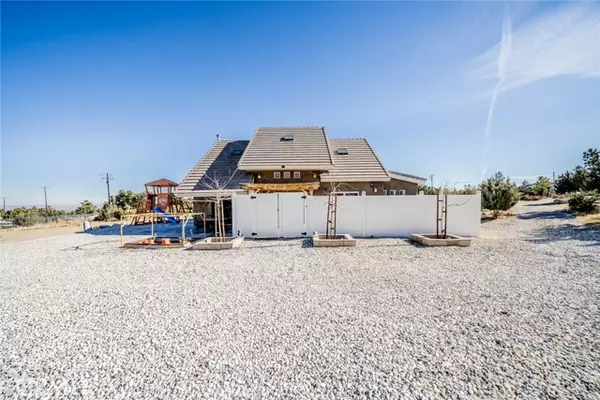 Pinon Hills, CA 92372,10022 Silver Rock Road