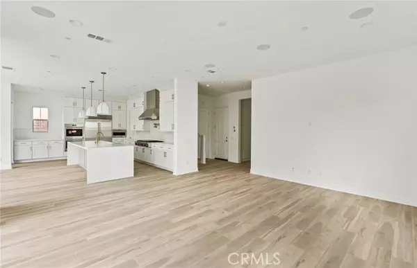 Chatsworth (los Angeles), CA 91311,21207 Wildflower Way