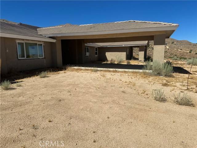 8795 Luna Mountain Road, Apple Valley, CA 92308