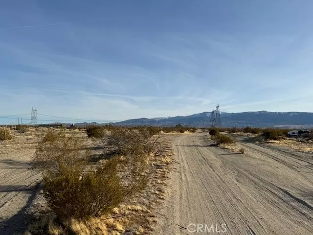 Phelan, CA 92371,0 WINTERGREEN RD /HOLLY RD Road