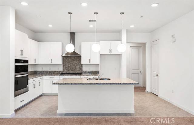 Irvine, CA 92618,1083 Cadence