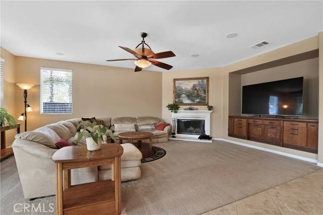Corona, CA 92883,25047 Cliffrose Street