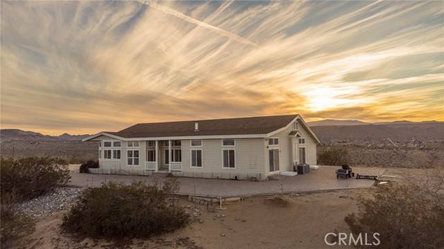 57120 Luna Vista Lane, Landers, CA 92285