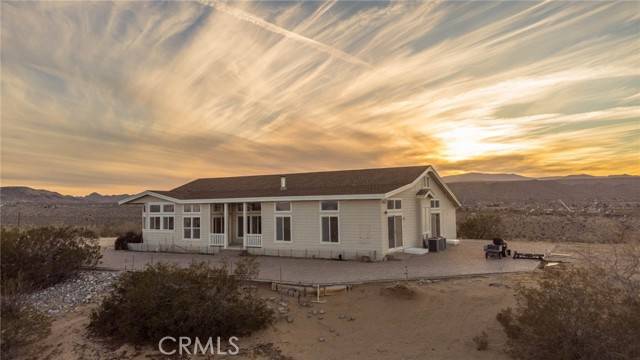 57120 Luna Vista Lane, Landers, CA 92285