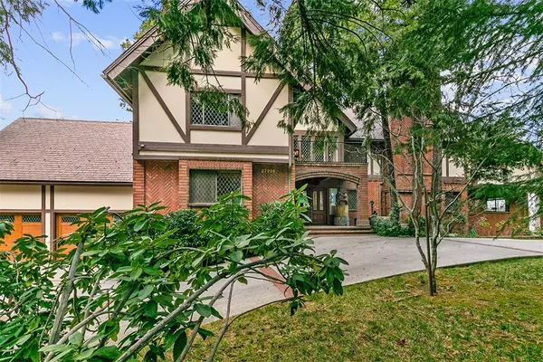 Lake Arrowhead, CA 92352,27990 Peninsula Drive