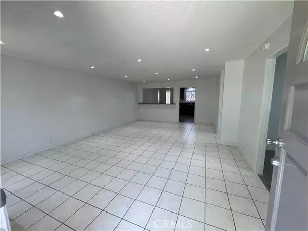 Tustin, CA 92780,14802 Newport #2B