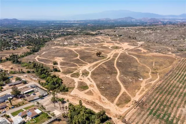 Riverside, CA 92504,0 Iris