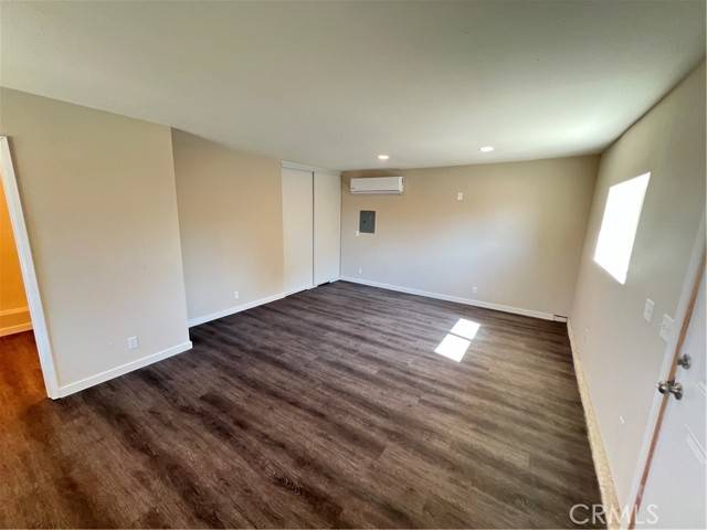 Fontana, CA 92335,16164 Dianthus Avenue #B