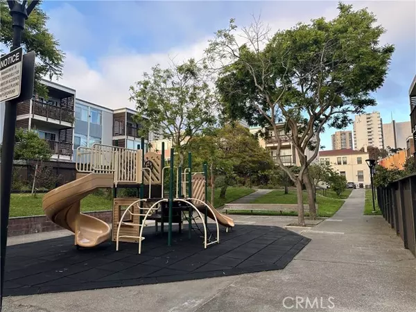 San Francisco, CA 94115,75 Western Shore Lane #1