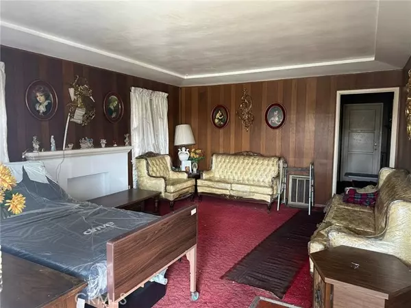 South Gate, CA 90280,2549 Kansas Avenue