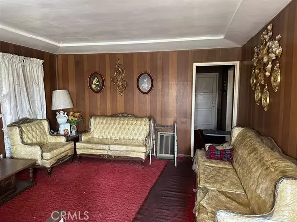 South Gate, CA 90280,2549 Kansas Avenue