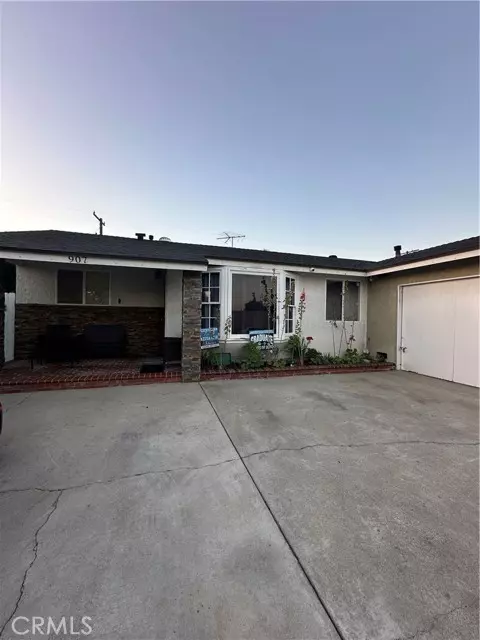 Azusa, CA 91702,907 E Ghent Street