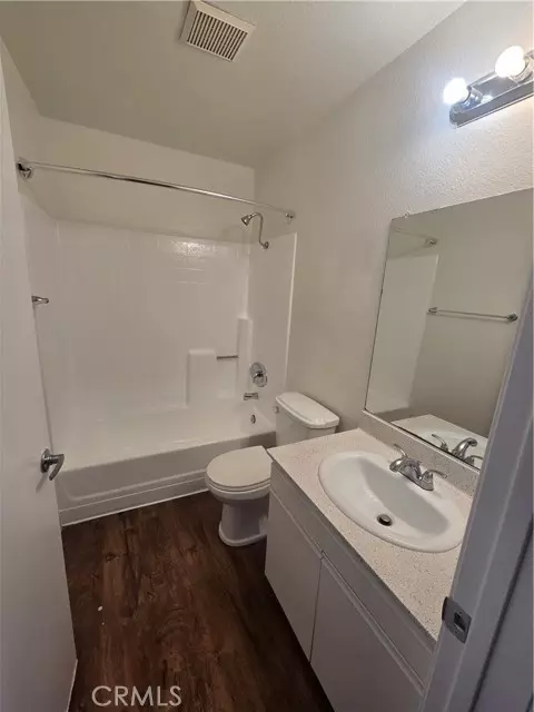 Glendale, CA 91202,618 W Dryden Street #103