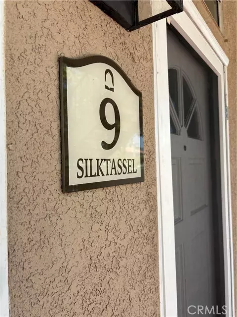 Rancho Santa Margarita, CA 92688,9 Silktassel #147