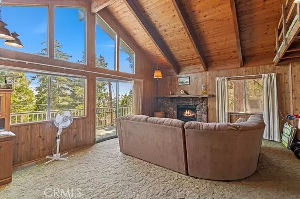 Twin Peaks, CA 92391,593 Clubhouse