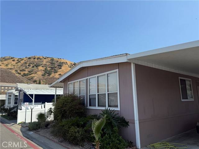 Corona, CA 92878,4901 Green River Road #98