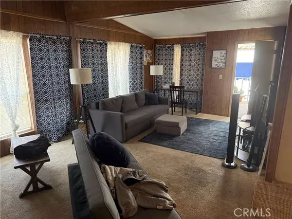Corona, CA 92878,4901 Green River Road #98