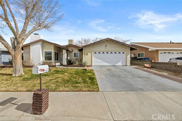 44934 Hanstead Avenue, Lancaster, CA 93535
