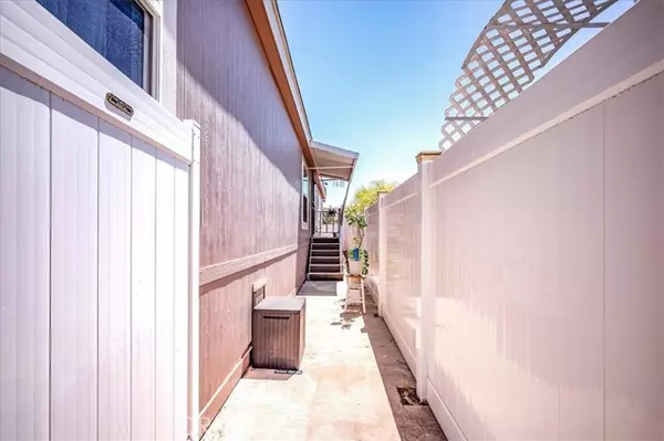 Riverside, CA 92504,15181 Van Buren Boulevard #178