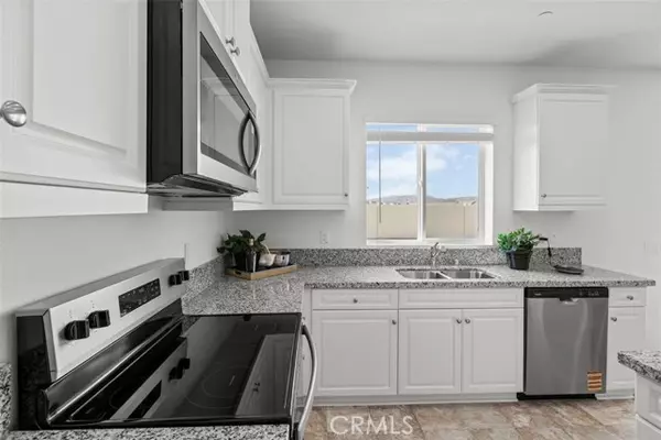 Lake Elsinore, CA 92530,913 Porta Marina Lane