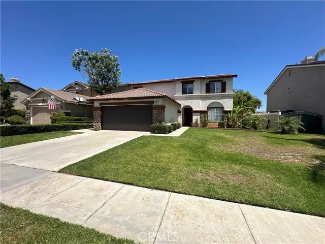 841 Moyano Circle, Corona, CA 92882